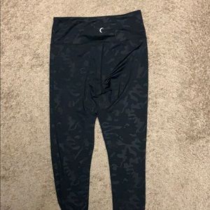 Zyia black camo leggings